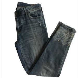 White House Black Market Skinny Crop Jeans